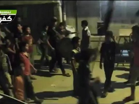 Syria فري برس ريف دمشق كفربطنا مظاهرة مسائية في حي الكرم بعد التراويح 2012 7 29 Damascus