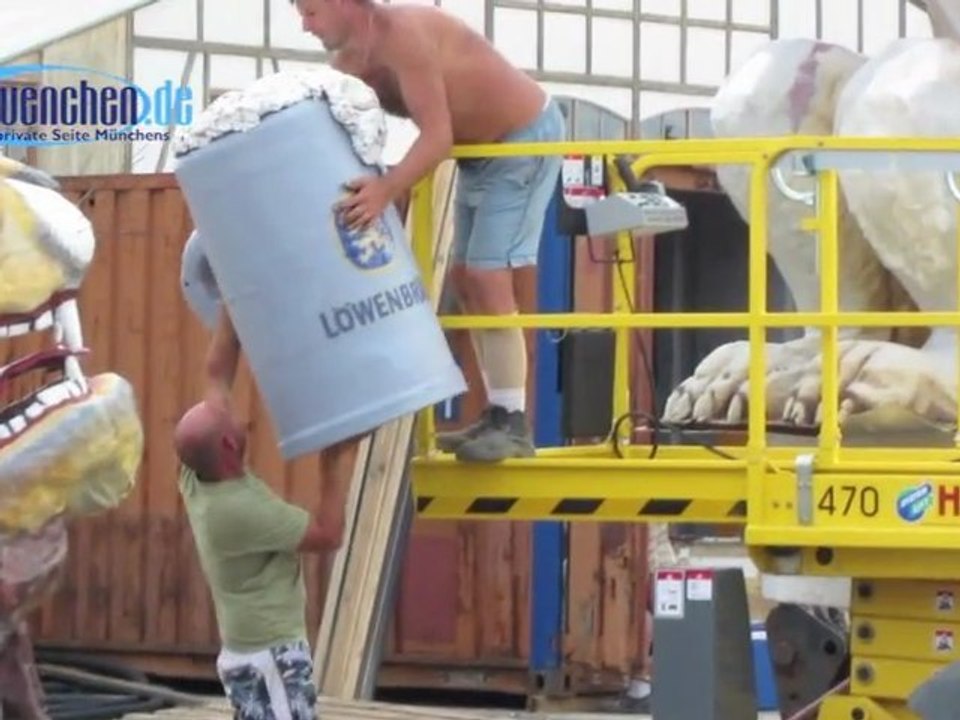 30.07.2012 Oktoberfest Aufbau - 15. offizieller Wiesnaufbau Tag - Impressionen von ganz-muenchen.de