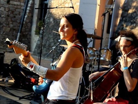 NON AUX IMAGES VOLEES ! - live pourrissime de Les Laids