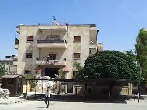 Syria فري برس حلب علم الإستقلال يرفرف فوق قسم هنانو 31 7 2012 Aleppo
