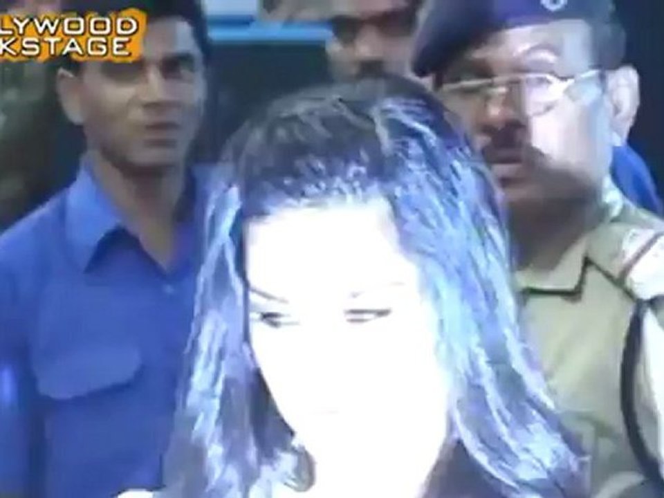 Jism 2 'Hey Walla' song featuring Sunny Leone & Randeep Hooda RELEASED