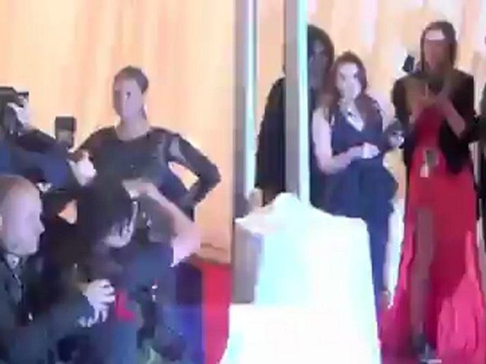 Kanye West and Kim Kardashian Step Out