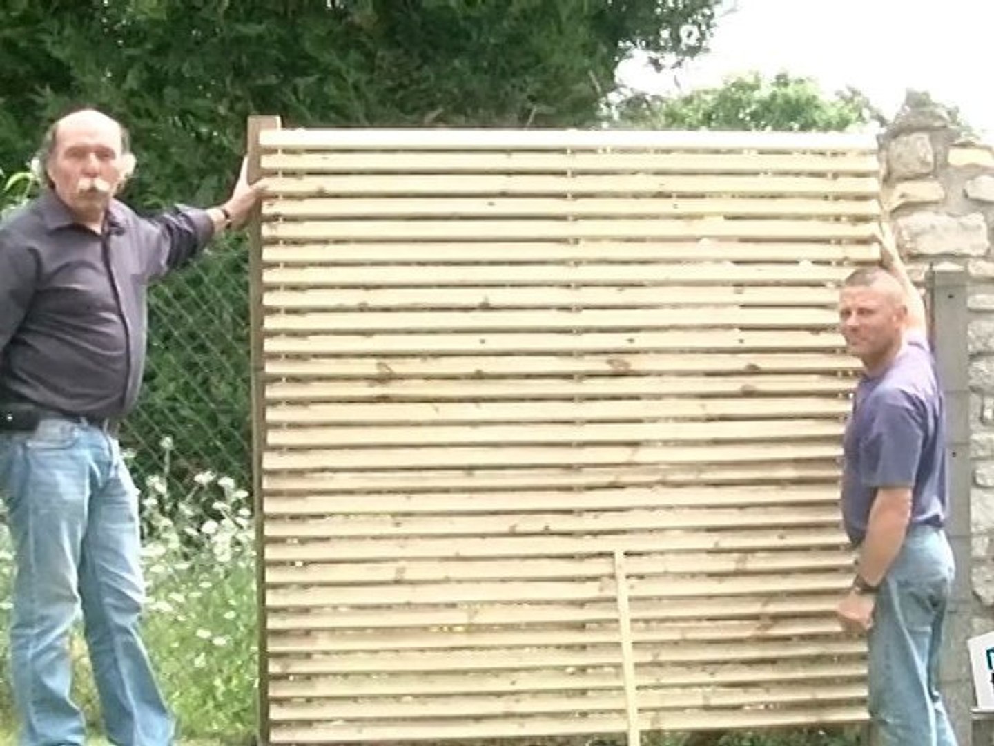 Brise Vue En Palette Fait Maison Comment faire une clôture en bois ? - Vidéo Dailymotion