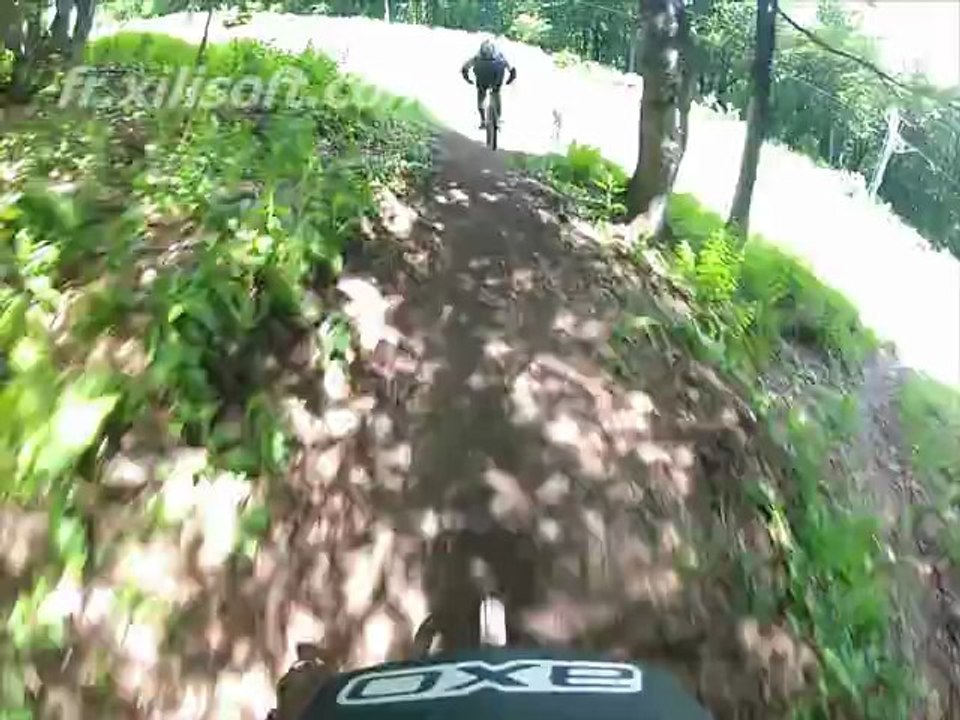 Super Besse Capucin (bleue) (manque début) VTT DH