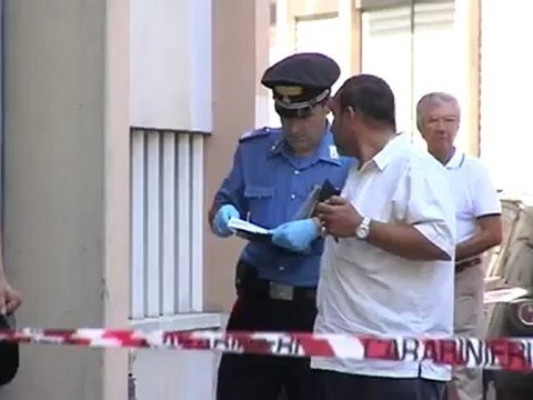 vola dalla finestra choc in centro