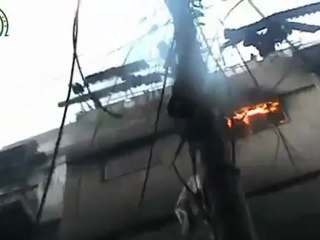 Syria فري برس  حمص إحتراق البيوت في السوق في وادي السايح 1 8 2012 Homs