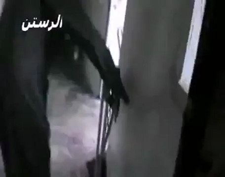 Syria فري برس حمص الرستن النساء والأطفال يأكلون الخبز 1 8 2012 Homs