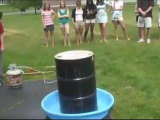 Hava Basıncı ile Çelik Varili Parçaladılar