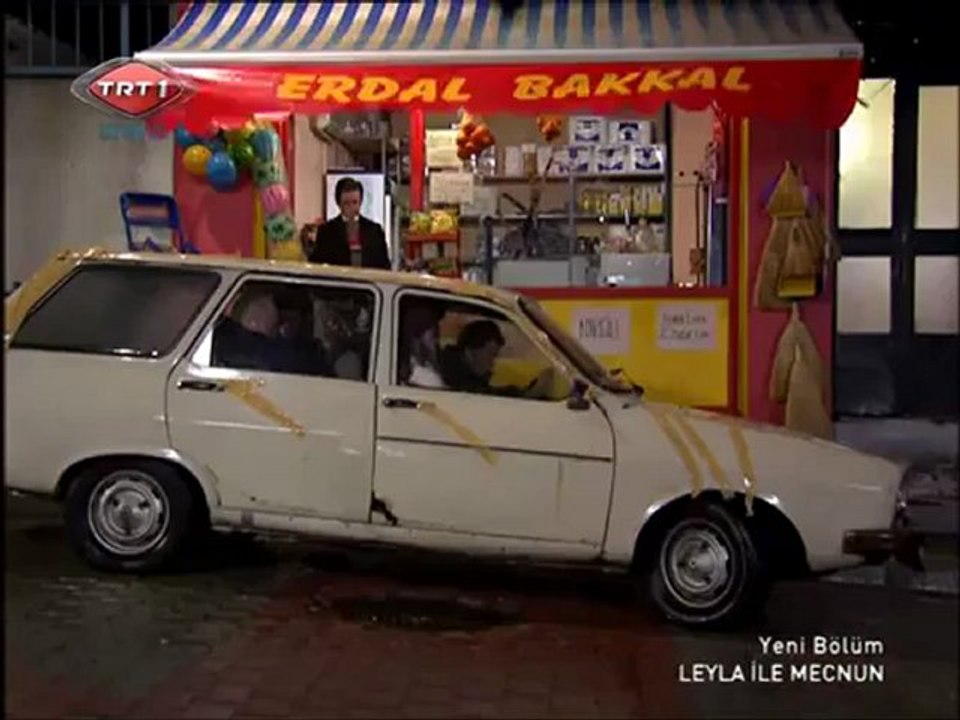 Leyla ile Mecnun - Erdal Bakkal'dan iğrenç İstanbul espirisi