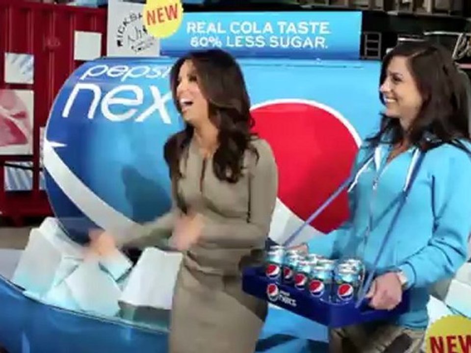 Eva Longoria trägt Outfits aus Victoria Beckhams Kleiderschrank