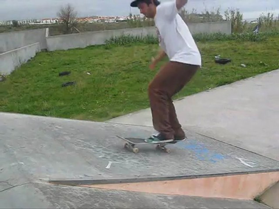 Emanuel Costa - skatepark relva
