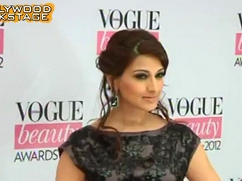 Deepika Padukone, Nargis & Kajol @ Vogue Beauty Awards 2012