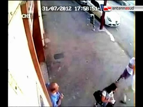 TG 02.08.12 Foggia, accoltellamento davanti alle telecamere