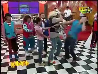 Jueves de Besos en Acábatelo