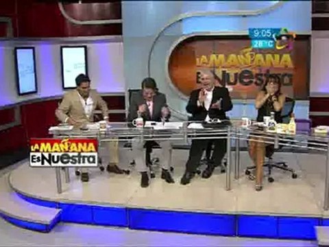 Patricio Zambrano besa a Mario Vanzzini