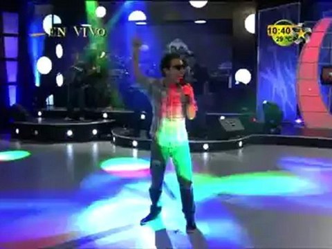 Irving Tomato canta en Volumen 4
