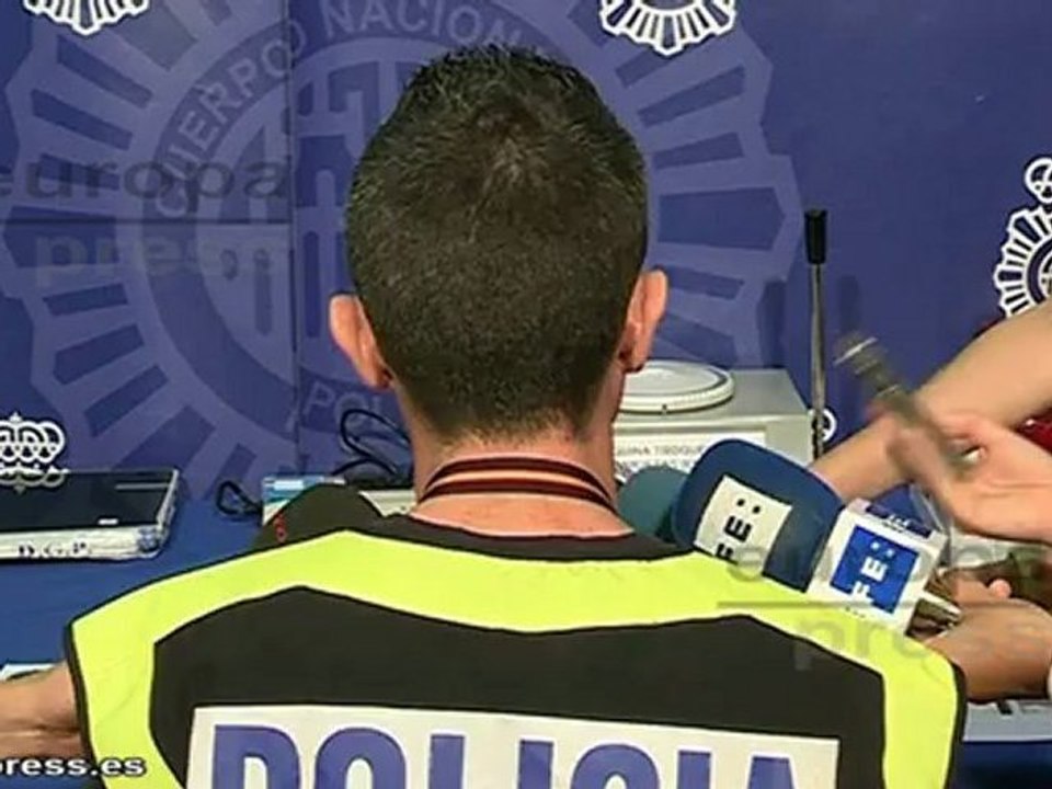 Desarticulan una banda por fabricar tarjetas bancarias