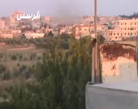 Syria فري برس حمص الرستن الله اكبر الصواريخ وهي تفجر المباني 3 8 2012 Homs