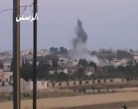 Syria فري برس حمص الرستن القديفة وهي تخرج من مدفعية الفوزديكا 3 8 2012 Homs