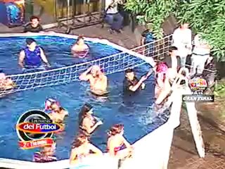 Las Chicas de las Noches del Fútbol ala alberca