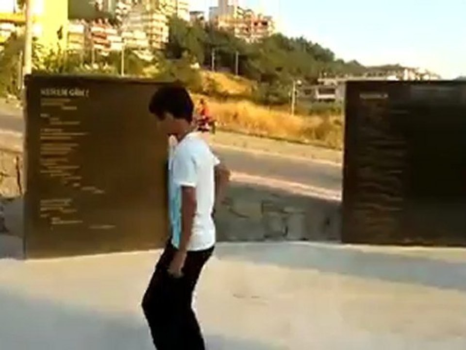MjKarayMoonWalk