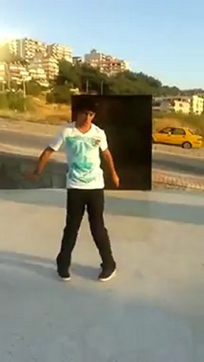 MjKaraySideWalk