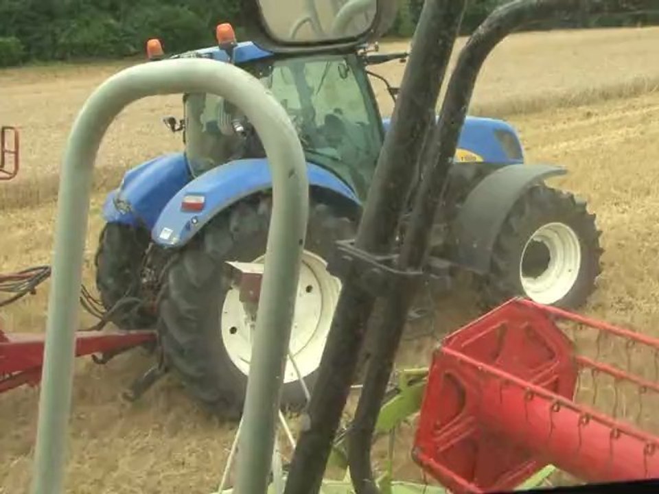 Le temps des moissons   REMAUCOURT   Aout  2012