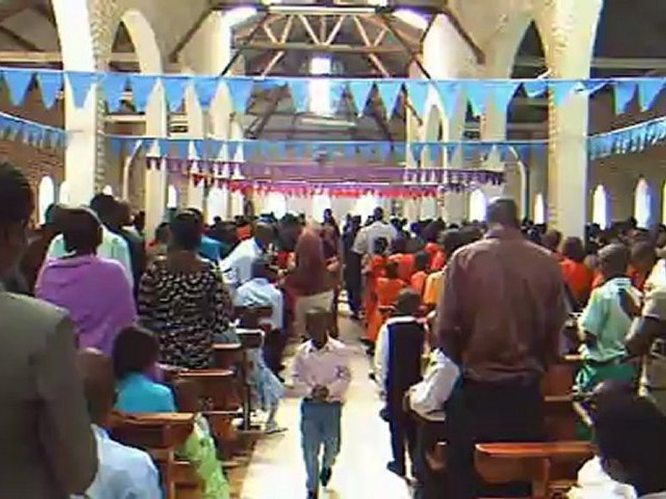 2012 06 Ouganda Dimanche midi  Un moment tres fort