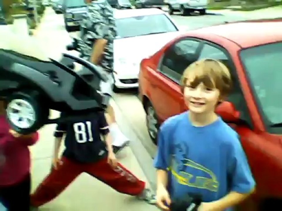 Il teste son jouet de noel FAIL