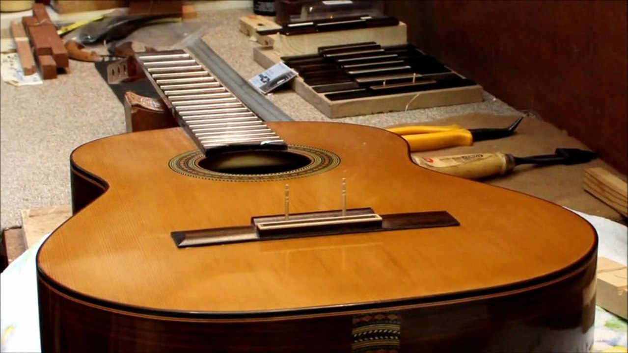 A la rencontre de ... Liberto Planas, Maître Luthier à Paris Montmartre (1)
