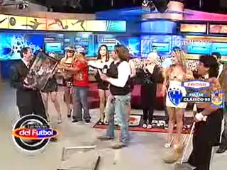 Konan en tremendo llanto en las Noches