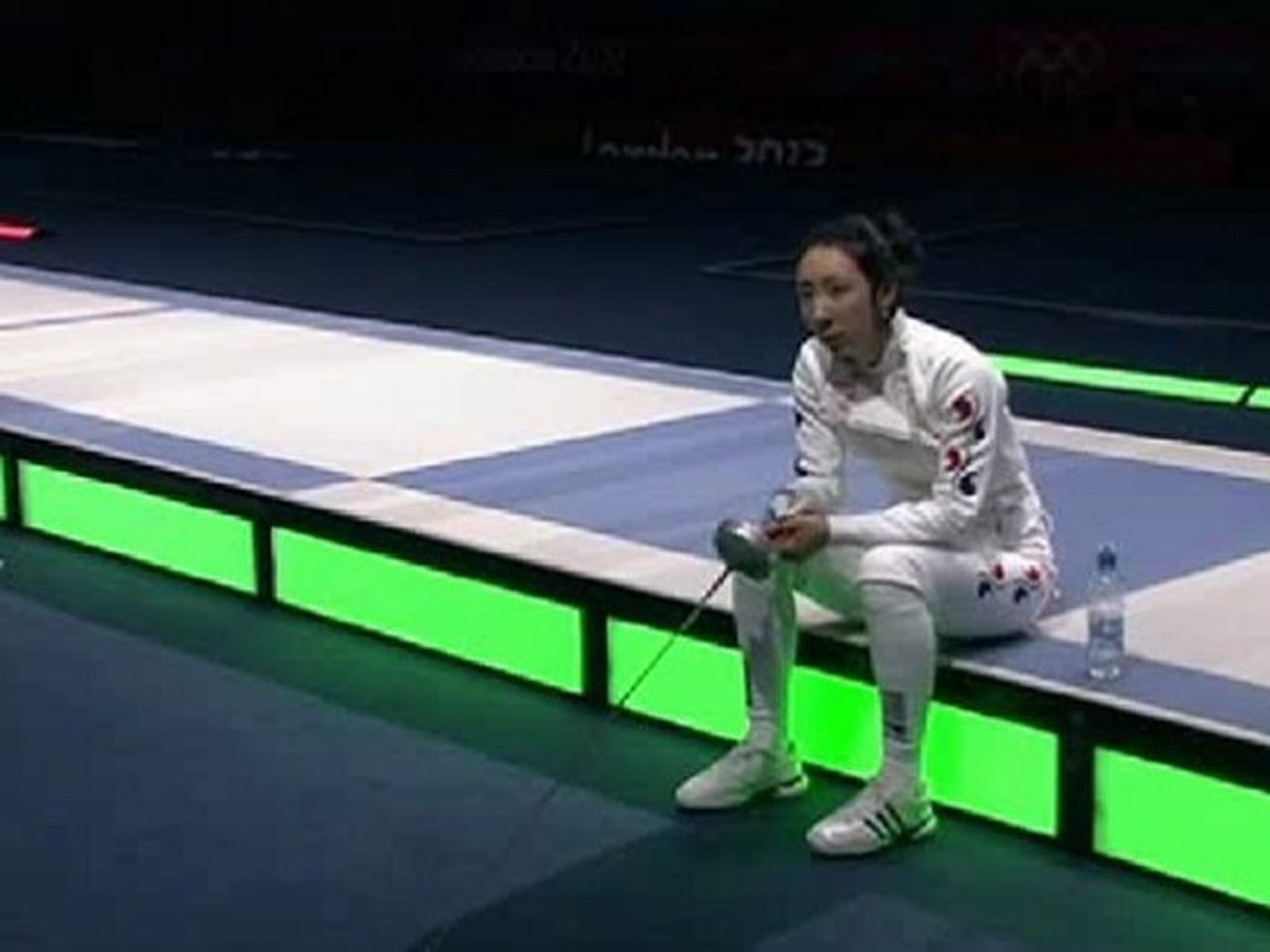 フェンシング 韓国人1時間座り込んでメダルをおねだり ロンドンオリンピック２０１２ 動画 Dailymotion