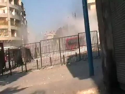 Syria فري برس لحظة سقوط القذائف من الطيران الحربي5 8 2012