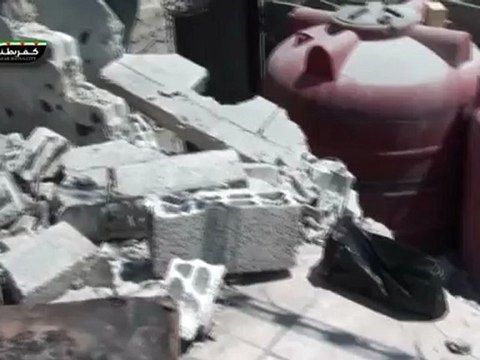 Syria فري برس ريف دمشق كفربطنا أثار القصف والدمار5_8_2012