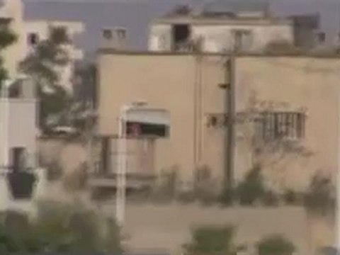 Syria فري برس حماه المحتلة الحاضر متاريس الشبيحة عند مبنى الجي 5-8-2012 Hama