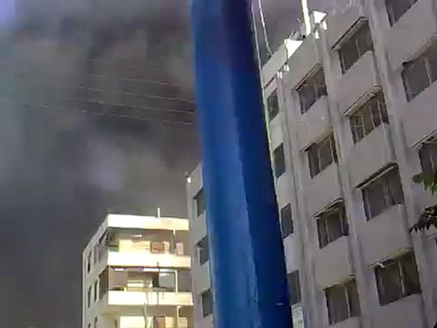 Syria فري برس حلب أثار القصف على المحكمة بين حيي الشعار و القاطرجي_5-8-2012 Aleppo