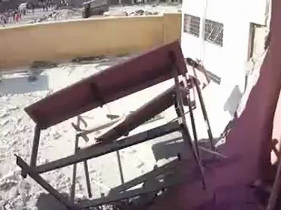 فري برس حلب حي الشيخ خضر الدمار الذي حل بالمدرسة التي لجأ اليها النازحون 5-8-2012