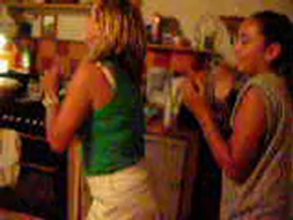 Après le repas à Fontgillarde ! on danse !