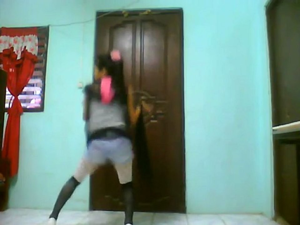 ROSELYN 2ne1_I_Love_You_Dance_Cover