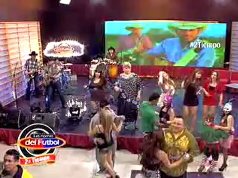 La Leyenda en las Noches del Fútbol (hay algo en ti)