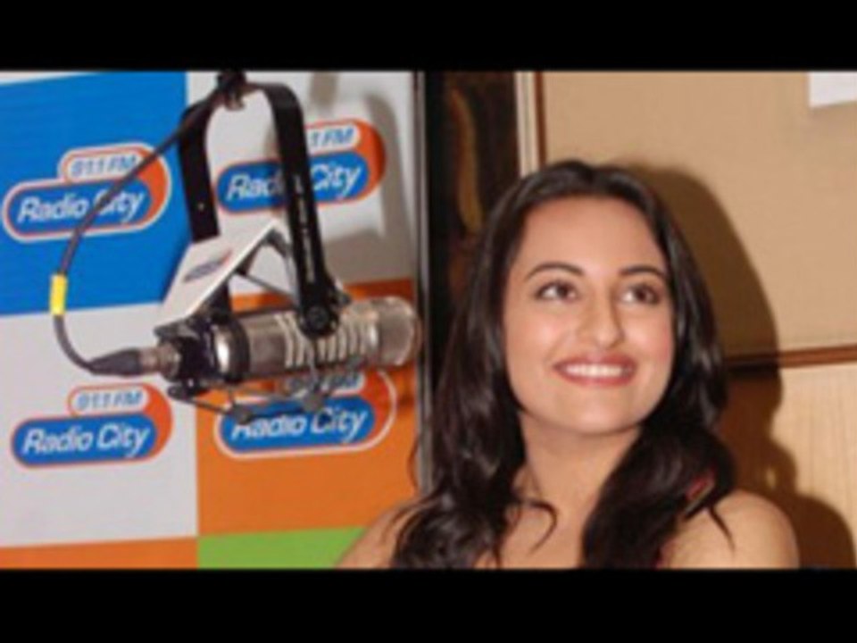 Sonakshi Sinha Turns 'RJ' - Promotes 'Joker' @ Radio City 91.1 FM