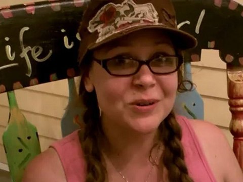 Sarah Talks About Mackinac Island - Sarah shares about her experience on Macinac Island. Michigan vacations.