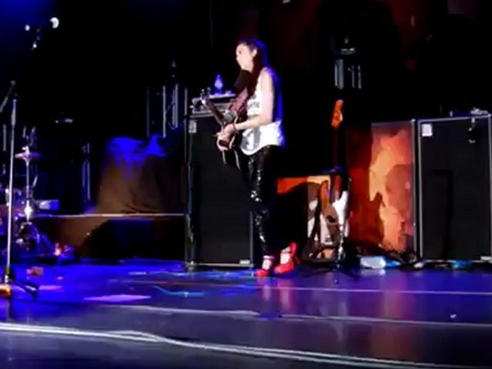 Megan Nicole à l'Ancienne Belgique, Boyce Avenue Europe Tour 2012. - YouTube