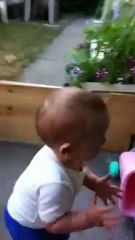 IMG_3858 yanis joue et danse