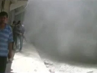 Syria فري برس  حلب قصف عشوائي  صلاح الدين وقذيفة  أمام المصور 5 8 2012
