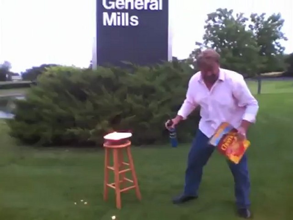 Anti-gay protestor torches General Mills lawn