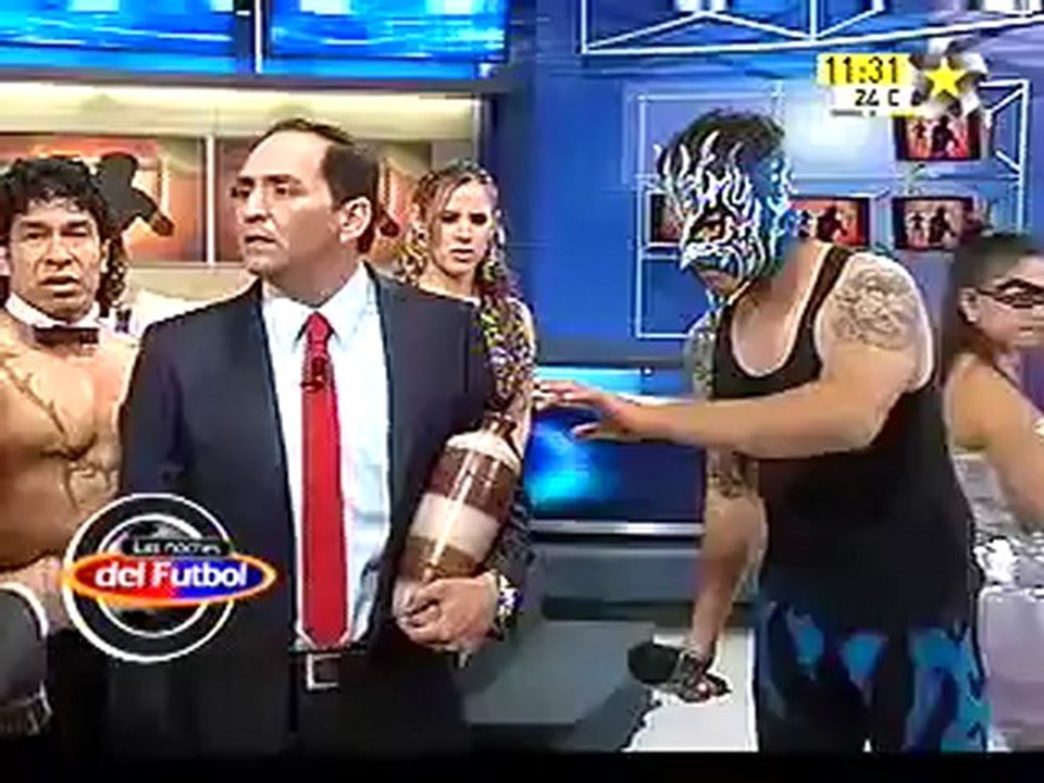 Le rompen el jarrito