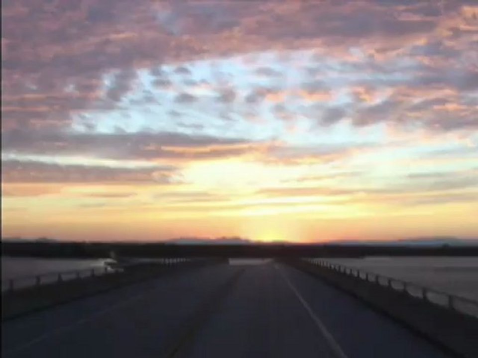 A Day in the Life of a Truck Driver (American 18 Wheeler)