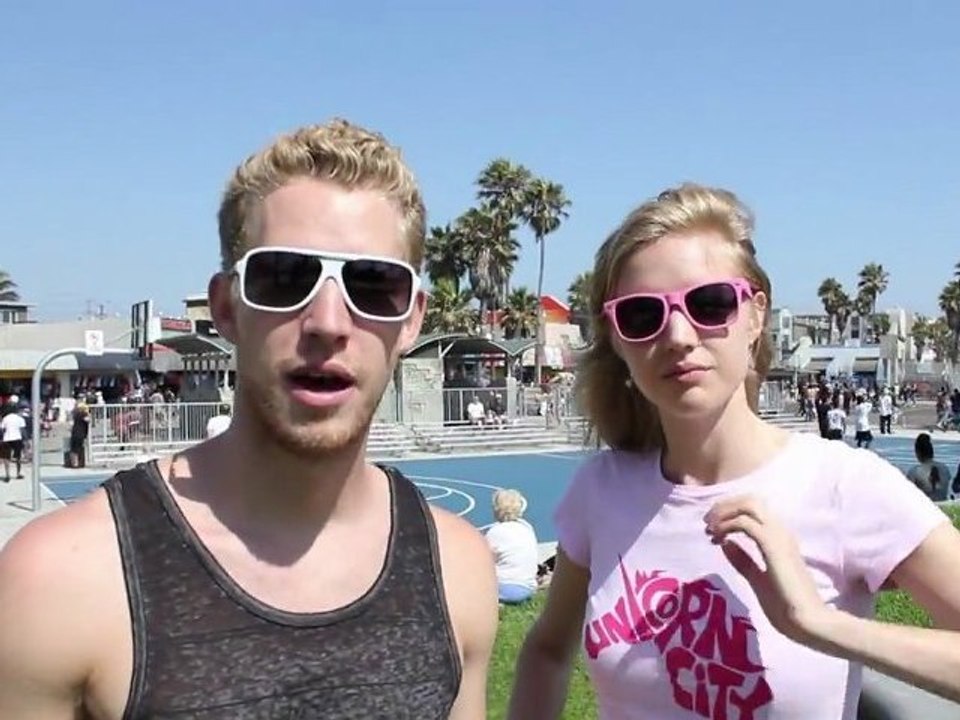 Faire un câlin à des inconnus (LAHWF)