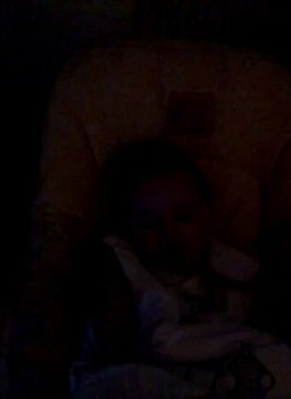 Shanna qui discute à 4 mois et 11 jours.